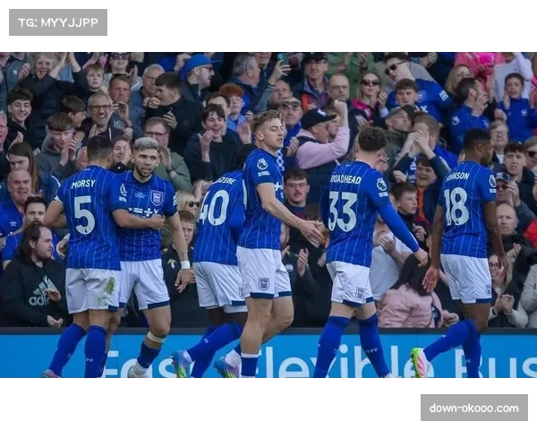 英超冠军悬念再生变数 阿森纳领先优势缩水至2分曼城紧追不舍